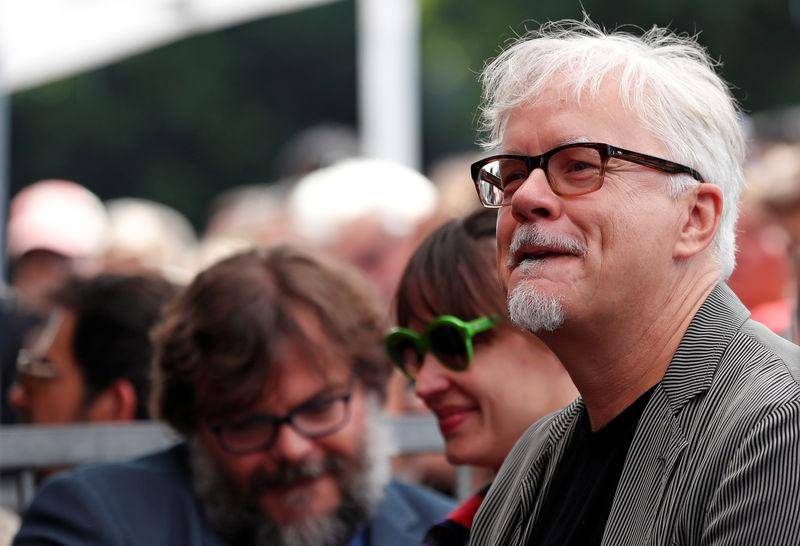 Tim Robbins aborda la lucha de los inmigrantes en una obra de teatro política