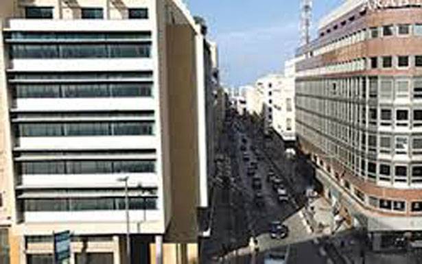 الدعاوى الأميركيّة... تطال مصارف عربيّة وأجنبيّة أيضاً...

الإضاءة على المصارف اللبنانيّة فقط يأتي ضمن حملة خارجيّة «مبرمجة»