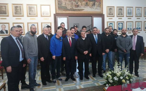 إدارة نادي الحكمة الجديدة

تلقّت التهاني بفوزها