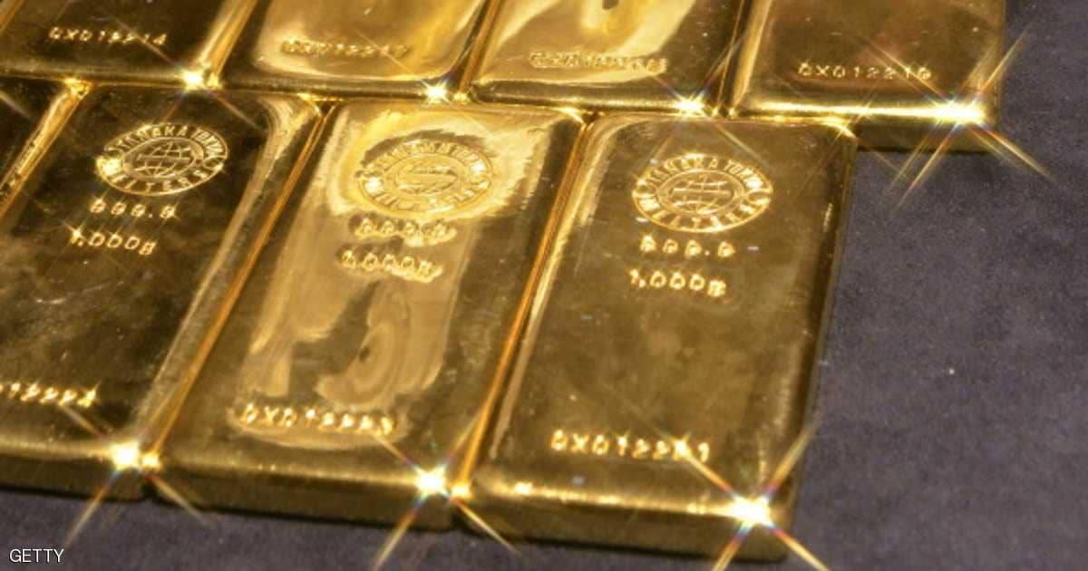 تراجع الدولار يفيد الذهب