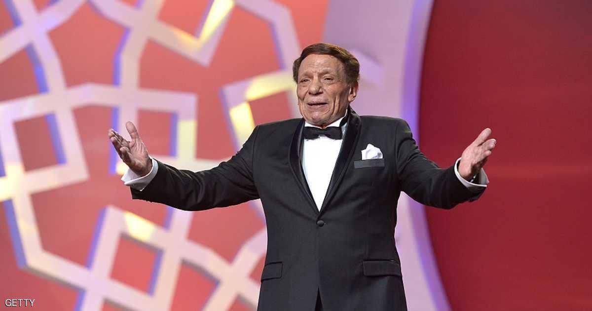 بعد غياب طويل.. عادل إمام يعود للمسرح من 
