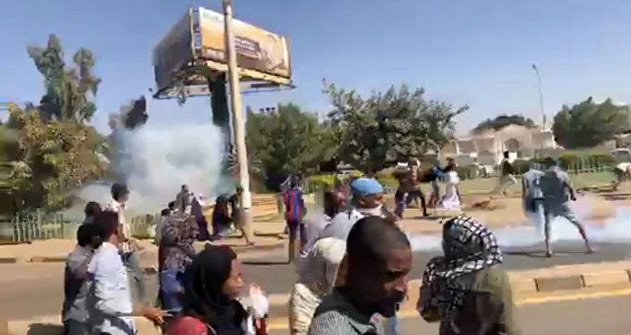 كيف ستنتهي أزمة الاحتجاجات في السودان