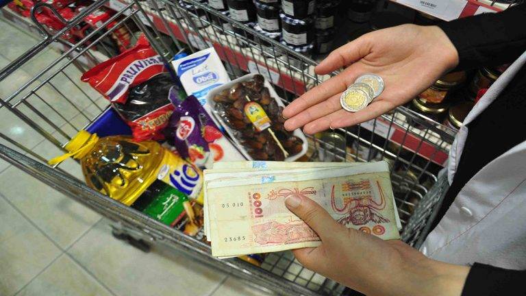 الجزائر ترفع الحظر عن بعض واردات السلع