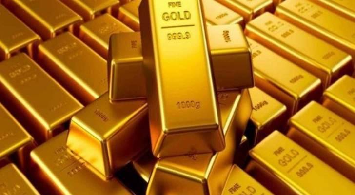 ممثل خليجي يثير الجدل بوضع الذهب على وجهه- بالفيديو