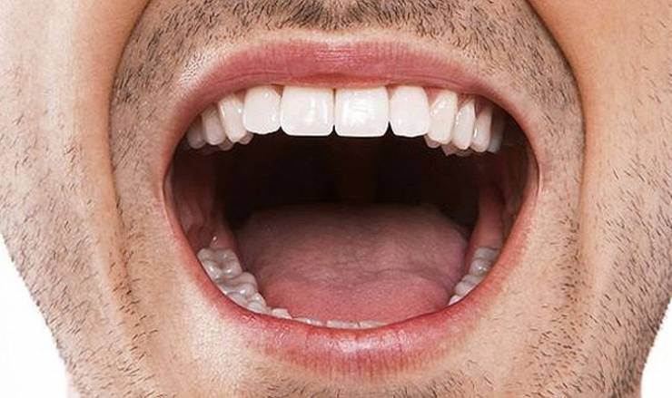 سبب مرض ألزهايمر قد يعيش داخل فمك!