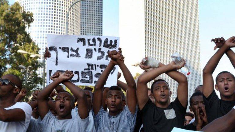 عودة الاحتجاجات في إسرائيل بعد مقتل إثيوبي برصاص شرطي