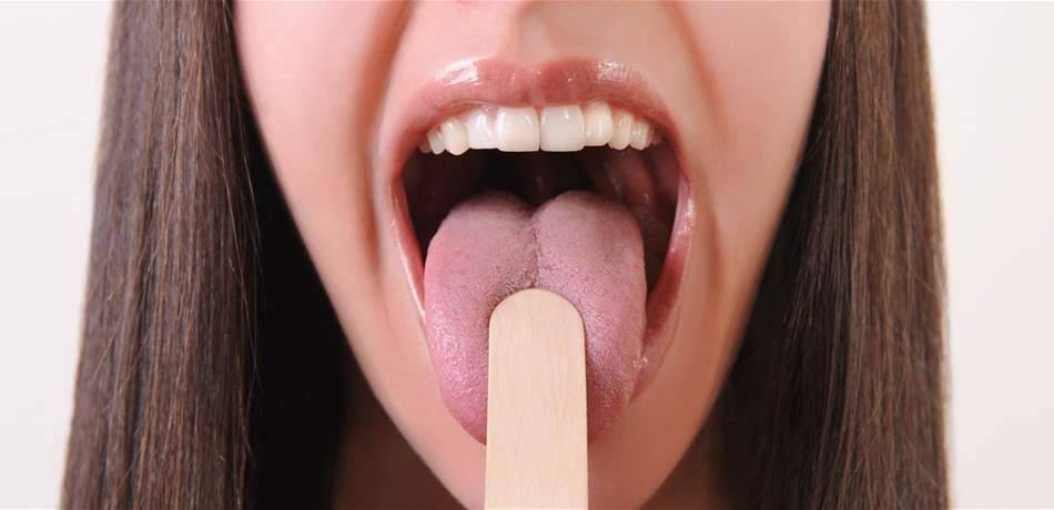 بكتيريا اللسان.. سر الإصابة بأشد السرطانات فتكاً