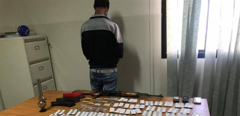 "Tramadol" وحشيشة كيّف وأكثر.. أخطر مروج للمخدّرات في الشويفات في قبضة قوى الامن!