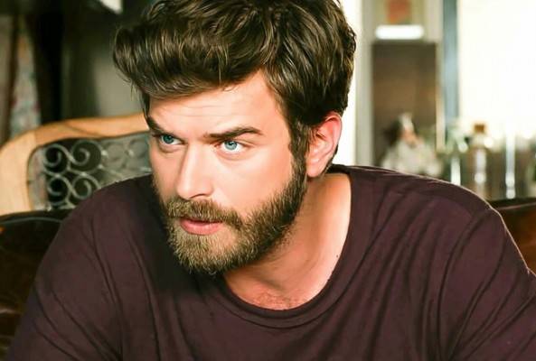 كيفانش تاتليتوغ يجسّد شخصية كوميدية لأول مرة