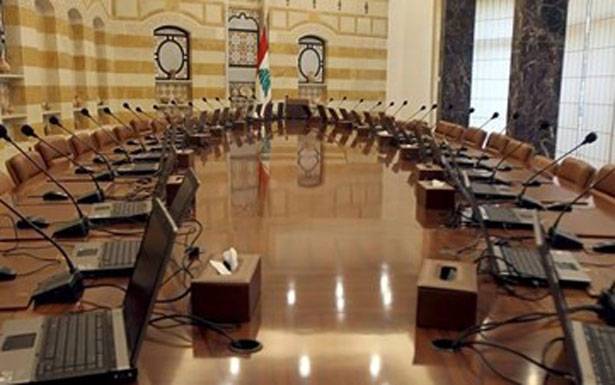 مواقف مُهنـئة بولادة الحكومة الجديدة

الحريري : فخور بالـمـرأة وبـــالوزيــرات