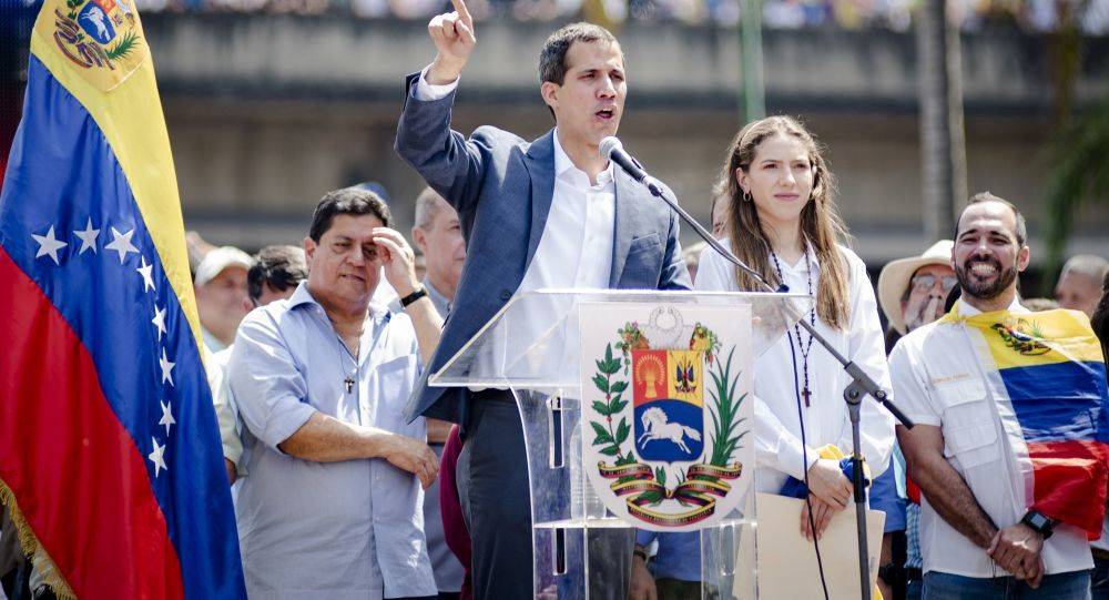 إسبانيا تعترف رسميا بغوايدو رئيسا مؤقتا لفنزويلا