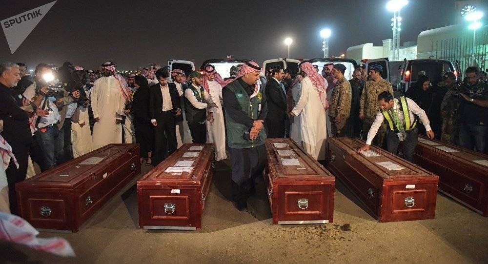 السعودية تستقبل جثامين ضحايا نزع الألغام في اليمن