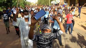 من الدولة سبب الاحتجاجات المتواصلة في السودان؟