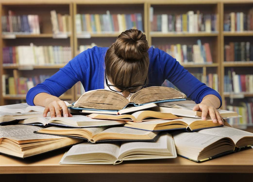 لماذا يرفض طفلكم المراهق الدراسة؟