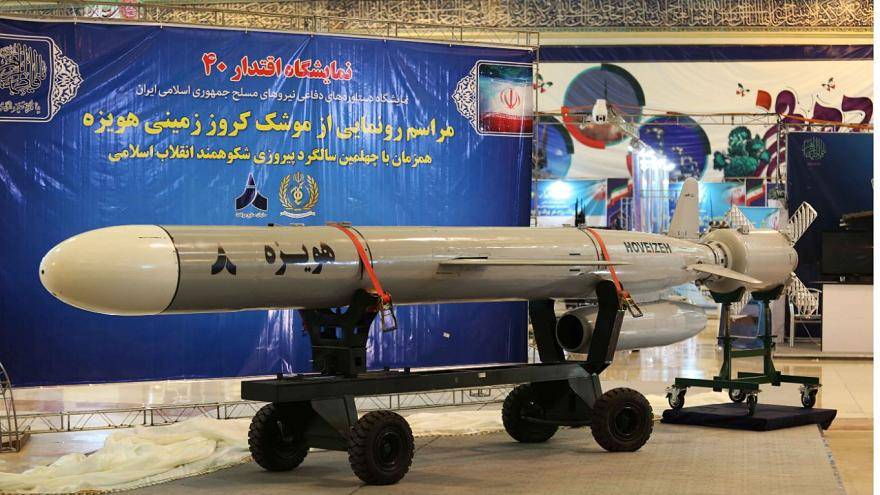 إيــــران تكــشـــف عن صاروخ كروز طـــويـــل المـــدى في ذكرى الثورة