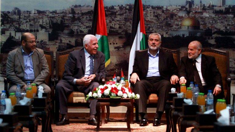 مصر تتوسط لتجنب تشكيل حكومة فلسطينية تقتصر على فصائل منظمة التحرير