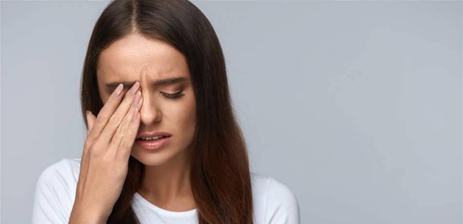 ما هي اسباب جفاف العين عند الاستيقاظ من النوم ؟