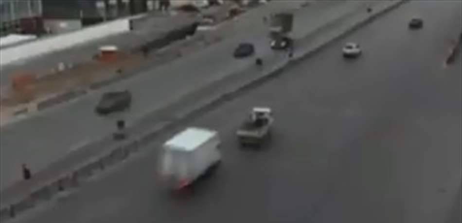 بالفيديو..على أوتوستراد جل الديب..حادث سير مروّع وماذا عن الضحايا؟