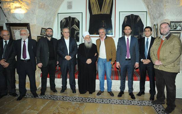 إستقبل المهنئين بتعيين الغريب وزيراً

أرسلان: العلاقة مع سوريا ضروريّة

الغريب: ستبقى يدنا ممدودة للجميع