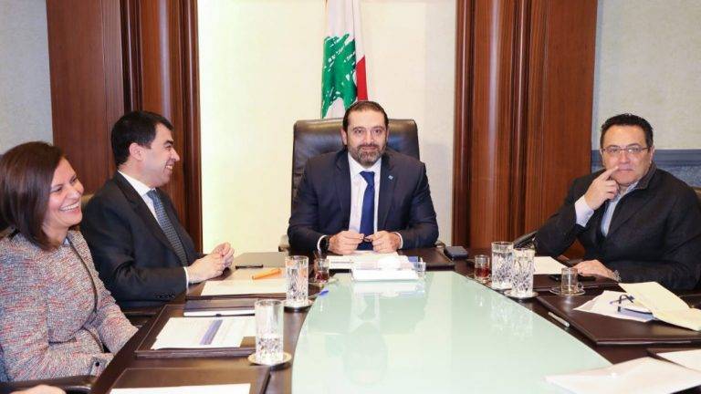 بلومبرغ: لبنان يسعى للحصول على دعم مالي لتخفيف عبء الدين