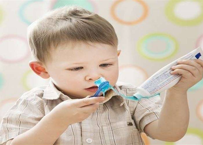 ضرر معجون الأسنان على الأطفال أكبر مما تعتقدون!
