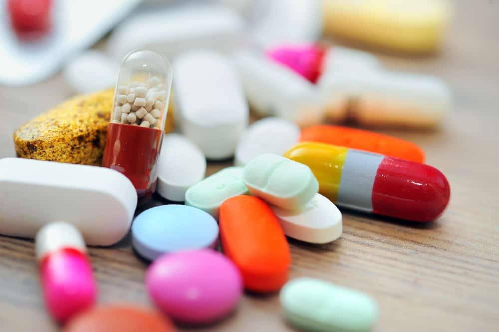 خبر سارّ للبنانيين: خفض أسعار أكثر من 330 دواء..