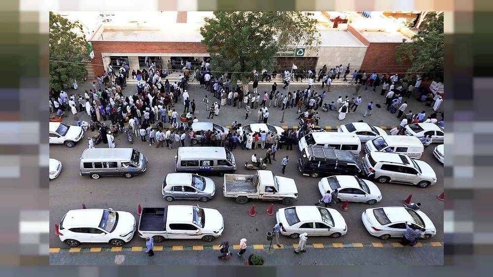 العقوبات الأميركية المتبقية لا تزال تمسك بخناق اقتصاد السودان