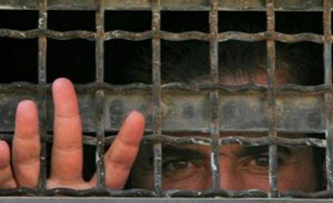 لماذا أعلن الأسرى الفلسطينيون الإضراب العام؟