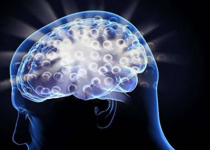 لماذا تصاب النساء بالخرف أكثر من الرجال؟