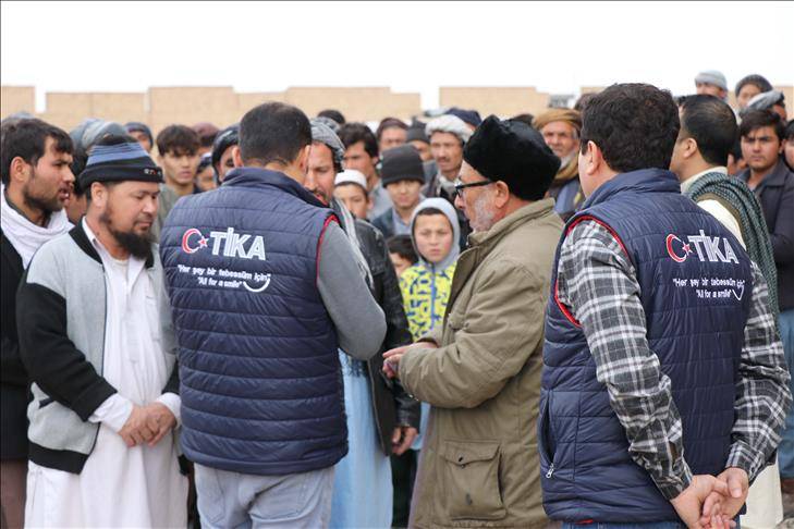 تيكا التركية تقدم مساعدات إنسانية لألف أسرة في أفغانستان