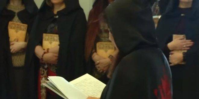 بالفيديو۔۔۔ ساحرات روسيات يؤدّين “طقوس القوة” كي يهزم بوتين أعداءه!