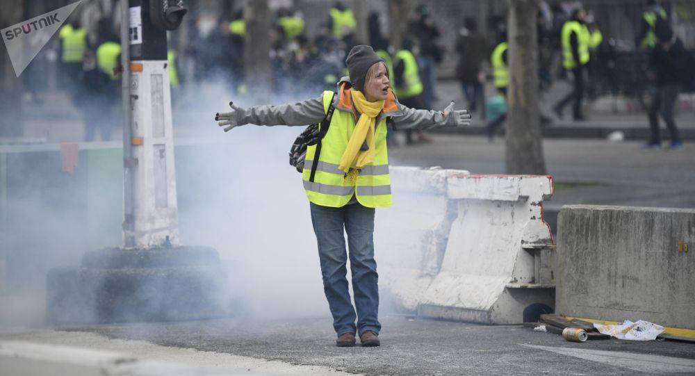 "ارحل يا ماكرون"... "السترات الصفراء" في الشوارع للأسبوع الـ13 على التوالي