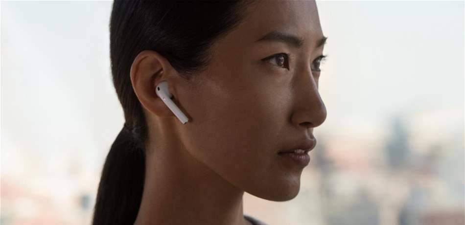 سماعات "AirPods 2" في الأسواق.. وقاعدة شحن جديدة من "آبل"