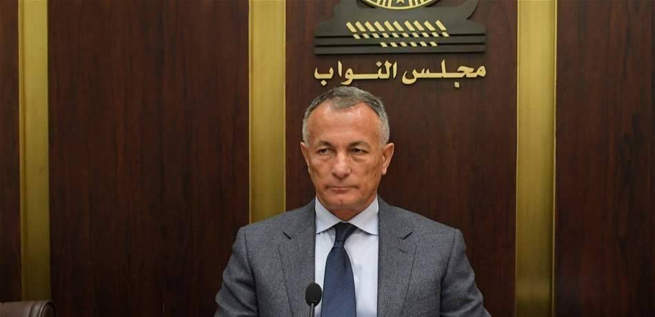 شامل روكز يمنح الحكومة الثقة