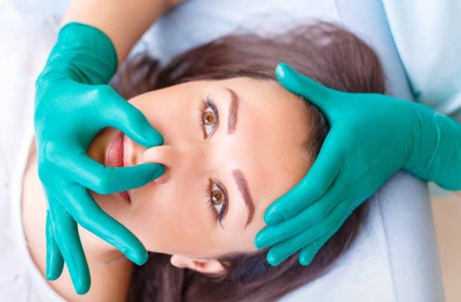 عمليات تجميل الأنف.. معلومات ومخاطر