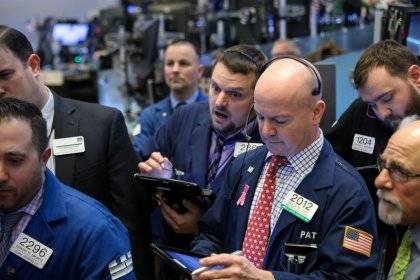 المؤشر ستاندرد آند بورز 500 يهبط بفعل مبيعات التجزئة الأمريكية