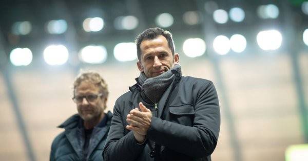 ماذا كان يفعل حميديتش في ملعب يوهان كرويف في مباراة اياكس وريال مدريد؟