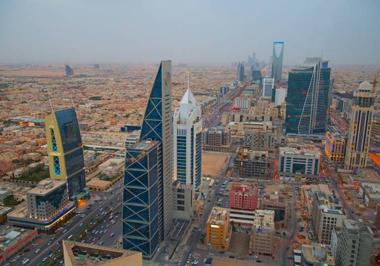 ما الذي دفع هذه الدول الى تغيير عواصمها؟ بينها السعودية وإيران