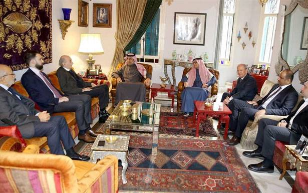 جنبلاط التقى العلولا والبخاري :

لقاء ودّي تخلّلته ذكريات جميلة