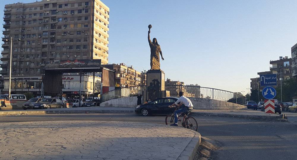 بالصور... ما الذي يفعله نجل الرئيس الأسد في المتحف التربوي في دمشق
