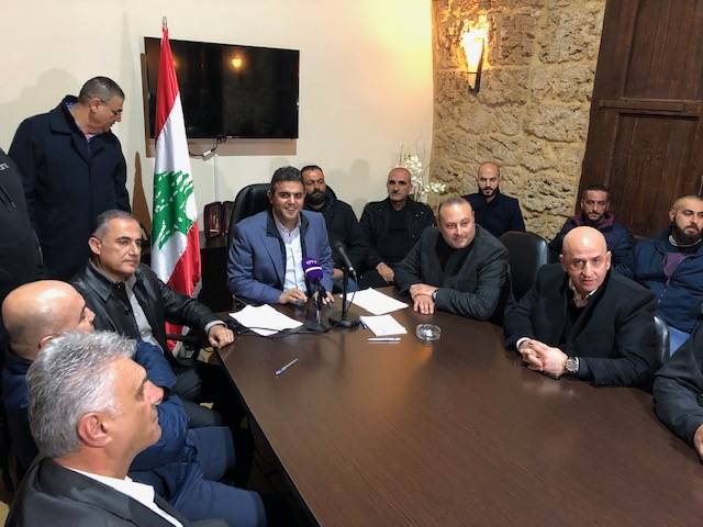 الحواط التقى وفدا من العاقورة: على الجميع ان يرضخ للقانون نحن لا نخاف لا من رفع الاصبع ولا من التهويل وليسمحوا لنا