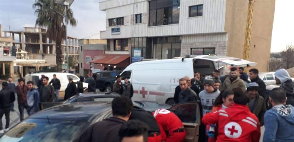 حادث سير في الهرمل وسقوط جريحة