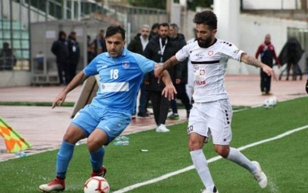 بطولة لبنان في كرة القدم :

انتصارات للعهد والنجمة والصفاء