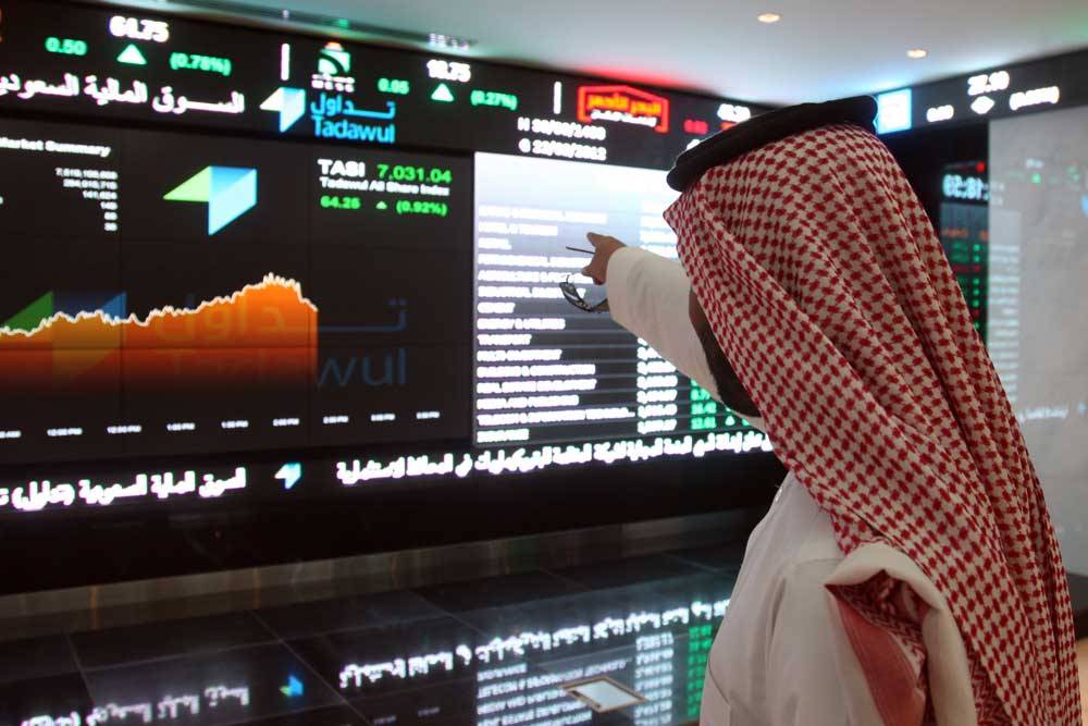 بورصة السعودية تنخفض.. والبنوك تدفع أبوظبي للتراجع
