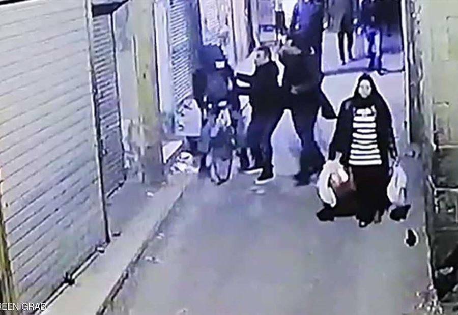 اللقطة المروعة.. فيديو لحظة تفجير الإرهابي نفسه بوسط القاهرة