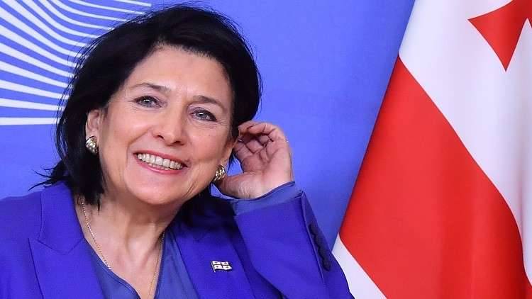ماكرون يلتقي رئيسة جورجيا الدبلوماسية الفرنسية السابقة!
