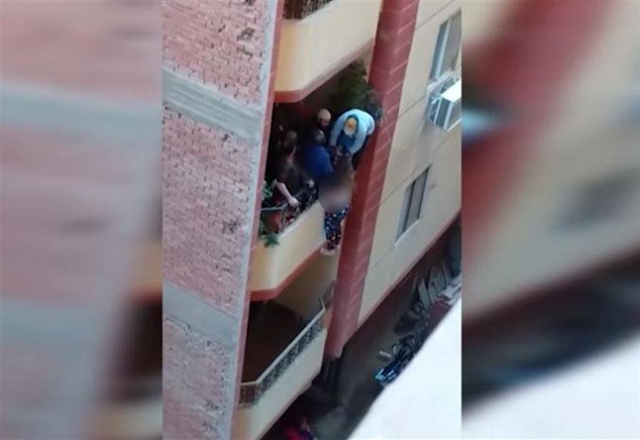 فيديو مرعب... اختلف مع زوجته فألقاها من الشرفة!