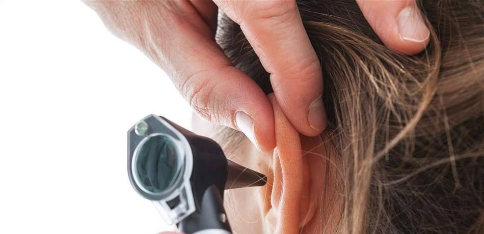 لديكم مشاكل في السمع.. إمنعوا تراكم شمع الأذن!
