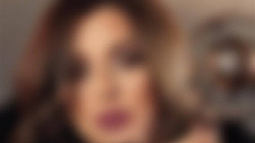 زواج نجمة عربيّة بشكلٍ مُفاجئ.. أخبرت زوجته الأولى فأصيبت بإنهيار!