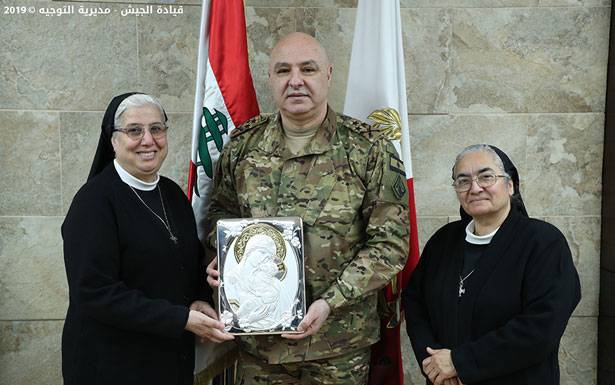 إستقبالات قائد الجيش
